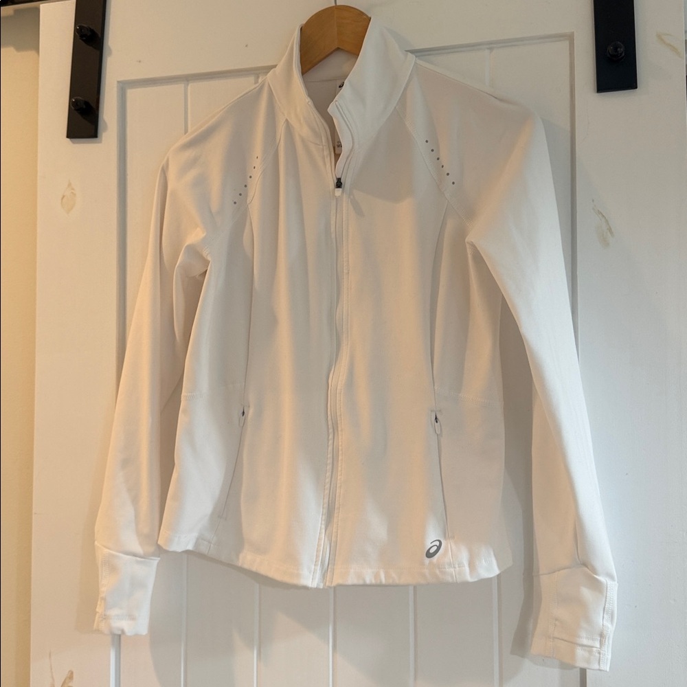 Asics White Jacket and Black Bike Shorts Set